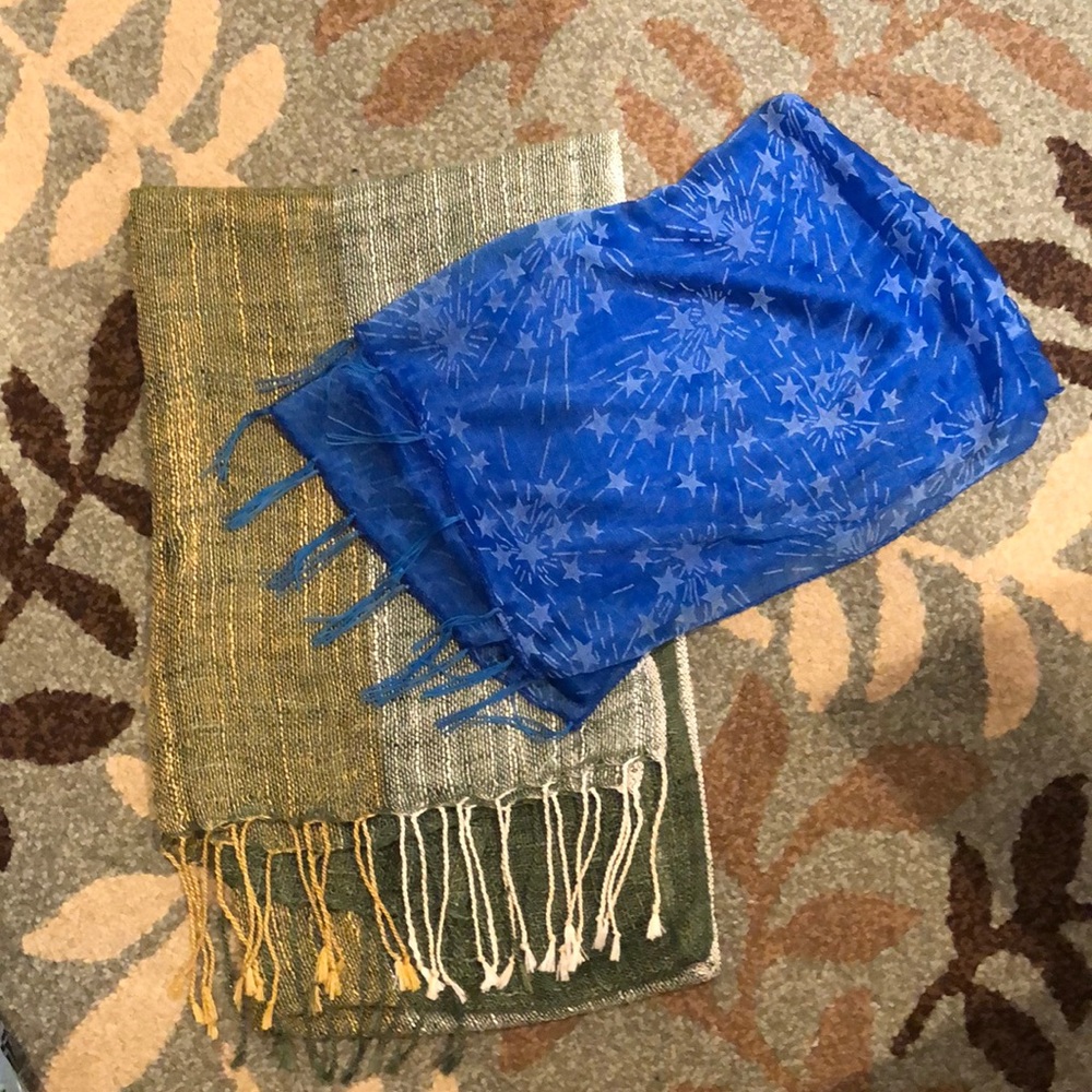 Scarfs Free with purchase